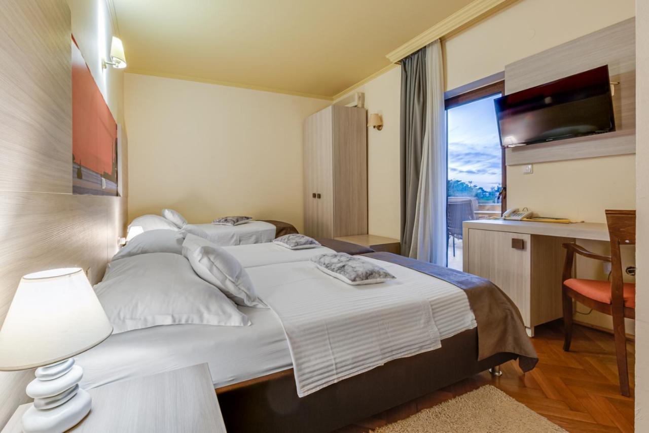 Hotel Marinko Задар Екстериор снимка
