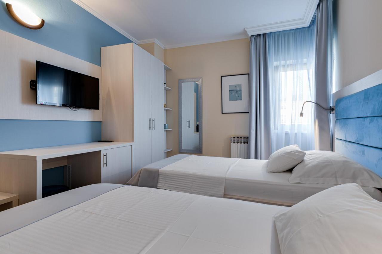 Hotel Marinko Задар Екстериор снимка