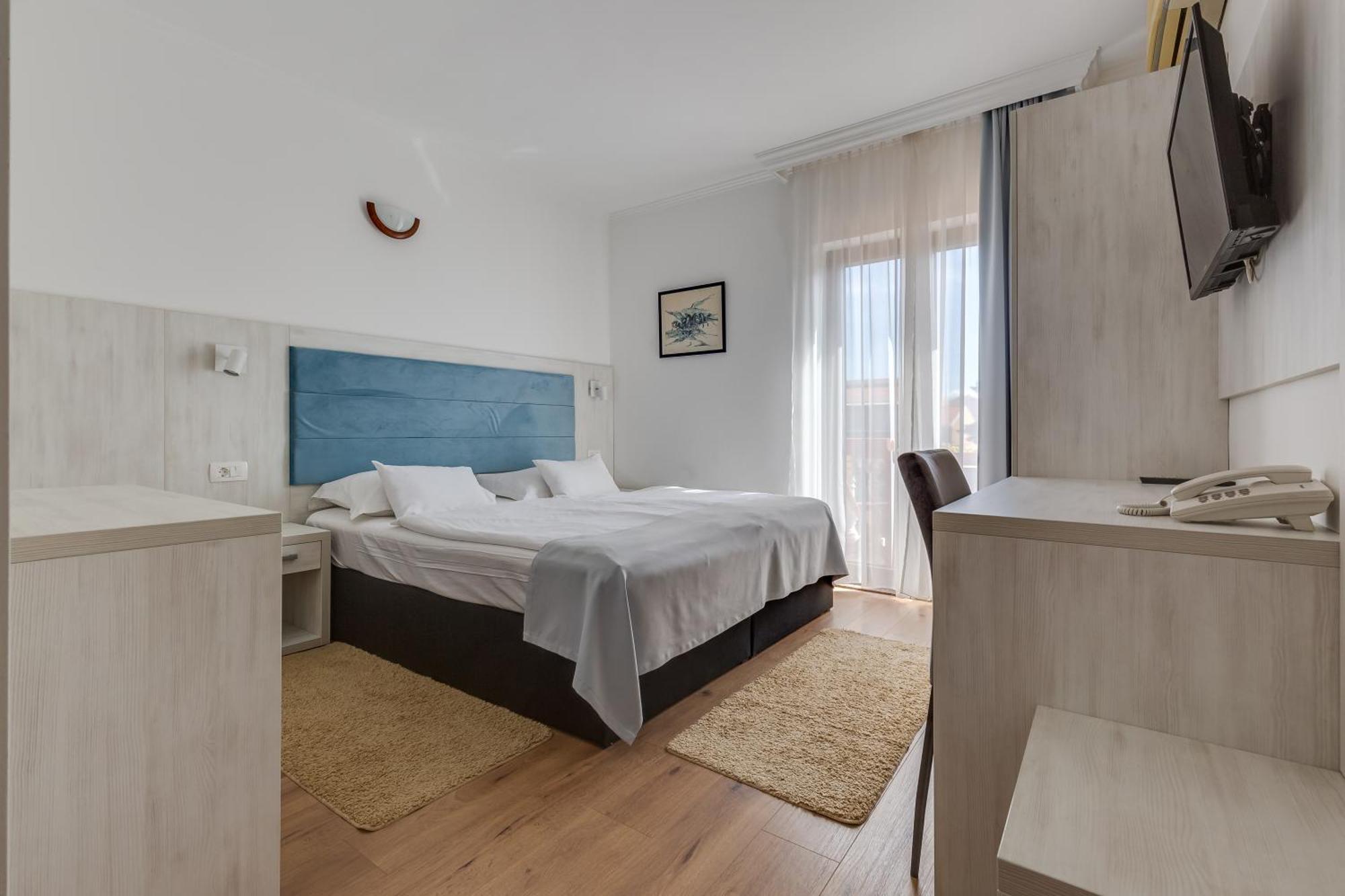 Hotel Marinko Задар Екстериор снимка